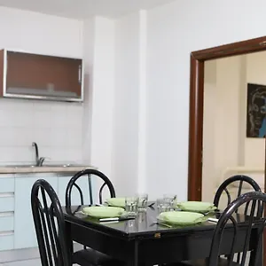 napoli-centrale-budget-apartment.hotels-amalfi.com/